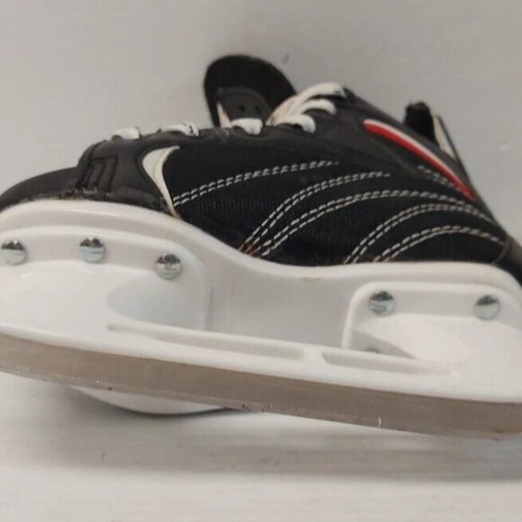 (N14757-1) Hespeler Youth Hockey Skates - Size 11 - Picture 6 of 10